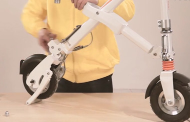 Airwheel愛爾威E6智能電單車維修教學視頻之更換擋泥板、前輪內胎