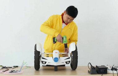 Airwheel愛爾威S3智能平衡車維修教學視頻之更換轉軸