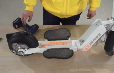 Airwheel愛爾威Z5電動滑板車維修教學視頻之更換主控板
